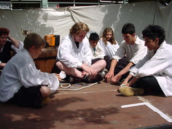 Noch ist Flaute auf dem Piratenschiff - doch es bleibt nicht alles ruhig....