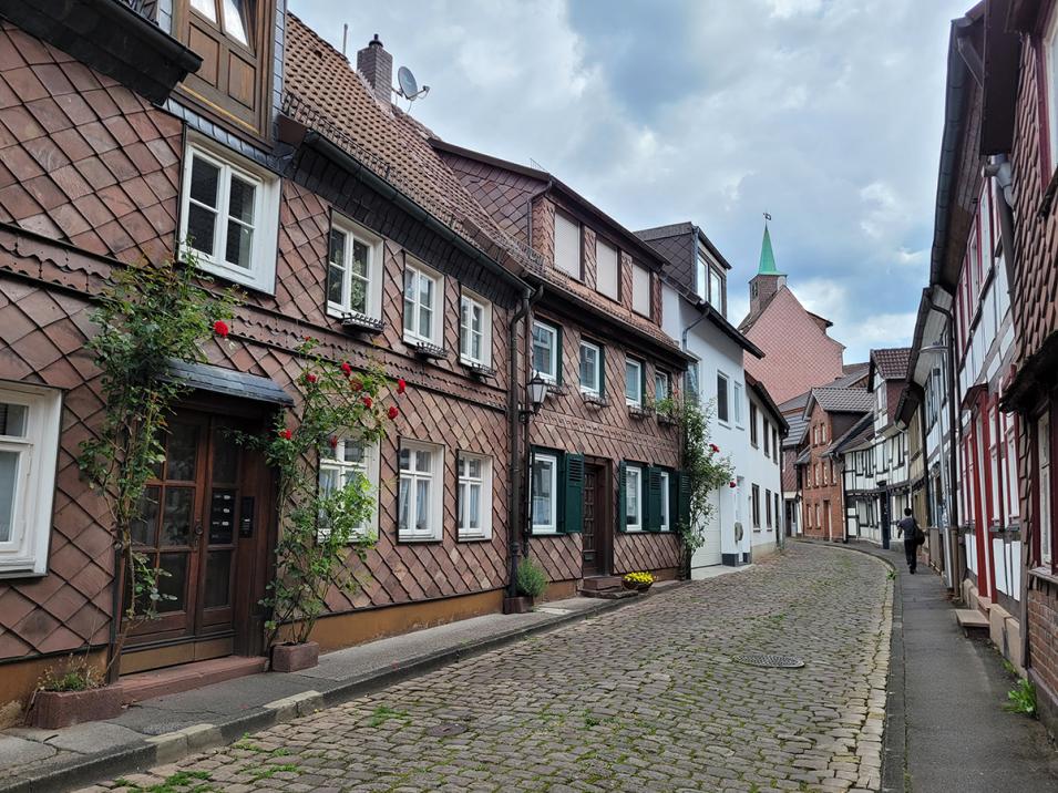 Holzminden: Kleinstadtcharme mit Fachwerkhäusern und Bundsandstein.